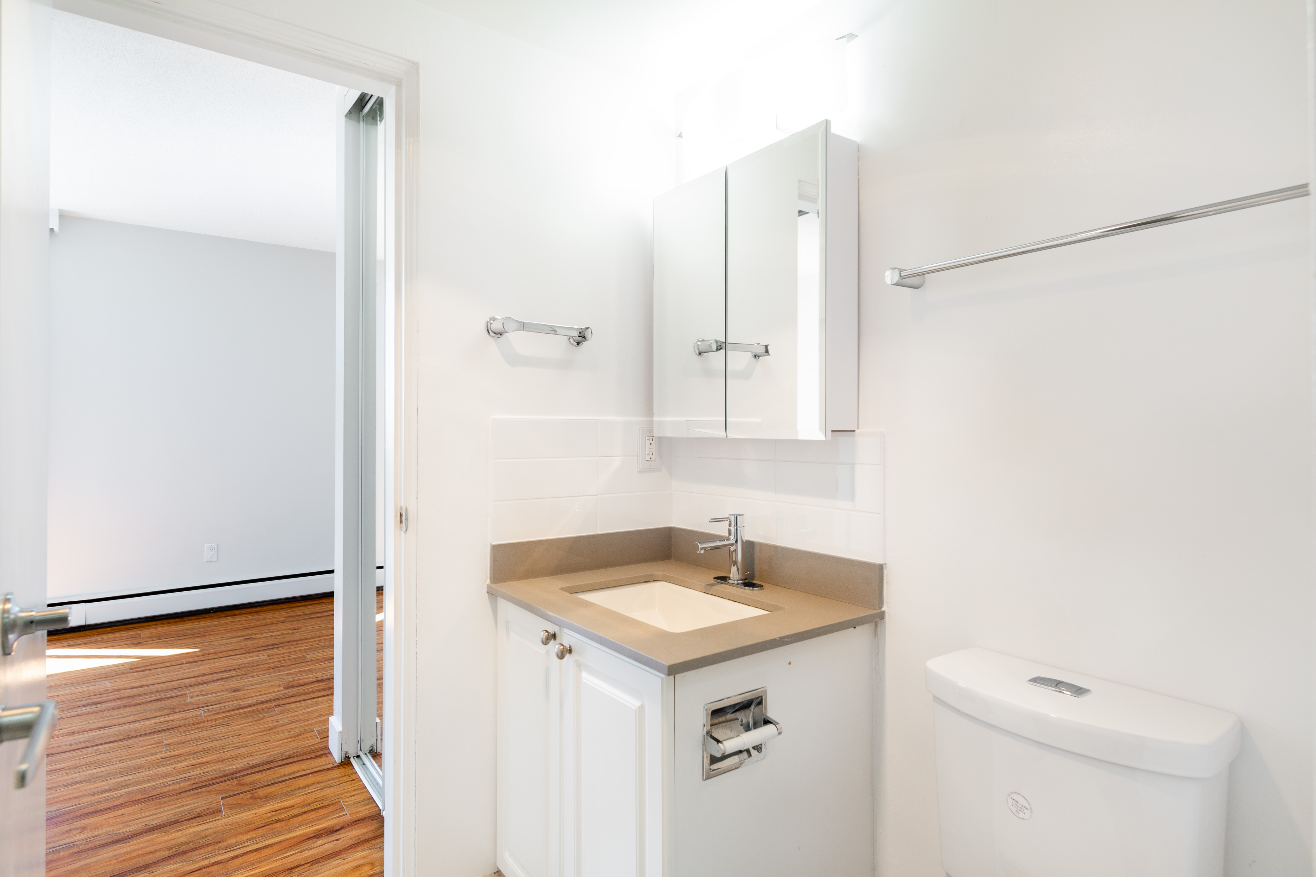 Hendry House Rental Apartments Hollyburn Properties